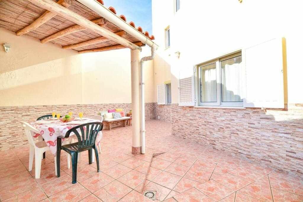 Apartamento com pátio Algoz Esterno foto